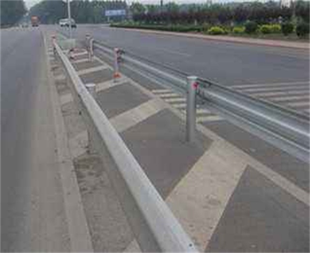 黑龙江高速护栏板的规格
